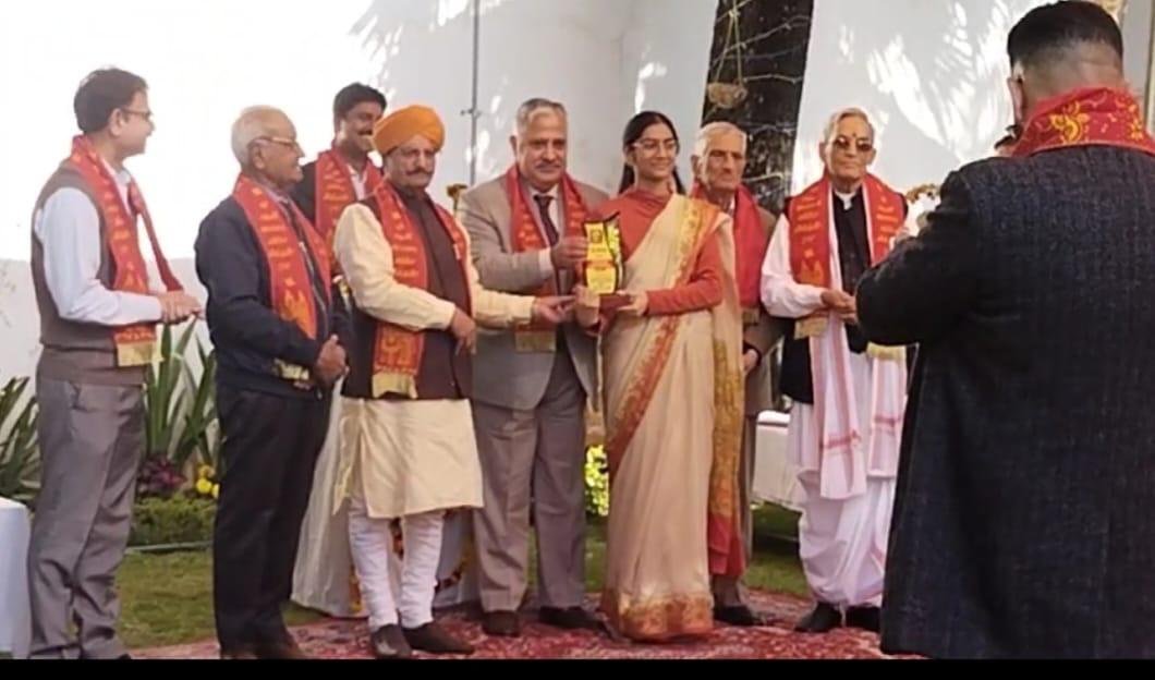 Rich Harvest School Shines at Bhashan Pratiyogita; Divyanshi Singh Manhas Wins 1st Prize