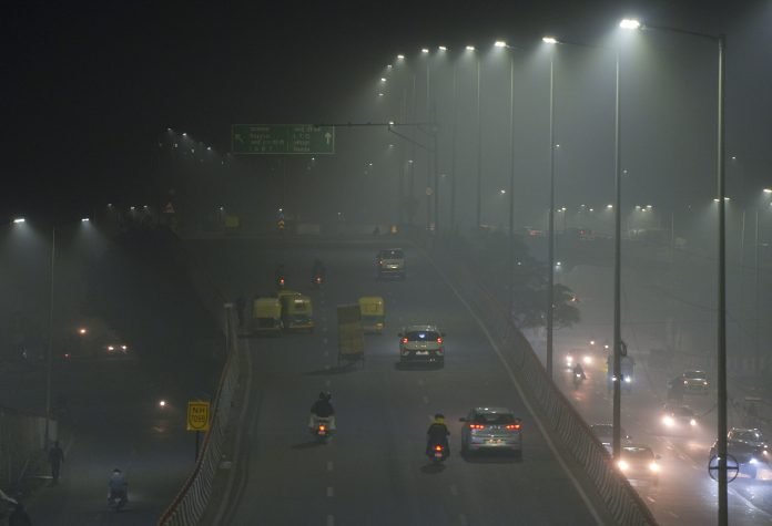 Dense Fog Engulfs Outer Delhi, Disrupting Traffic and Affecting Visibility