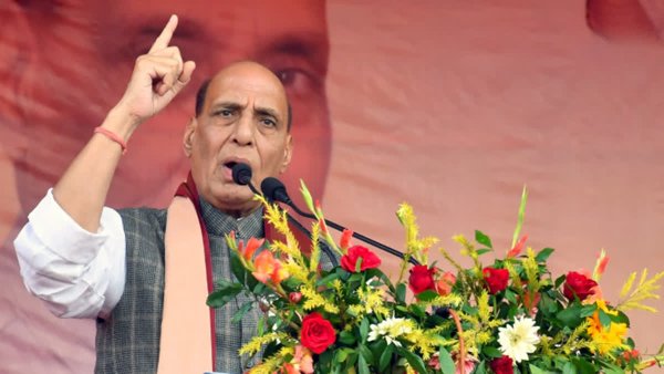 Defence Minister Rajnath Singh Rolls Out Red Carpet for Investors at Invest Karnataka-2025 Meet