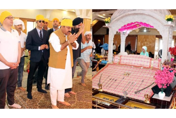 DyCM Surinder Choudhary Pays Obeisance at Gurudwara Chatti Padshahi, Assures Support to Sikh Community