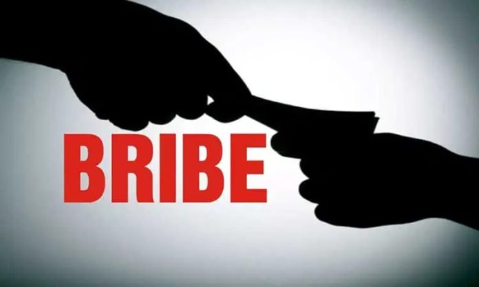 RDD Employee Arrested By ACB While Accepting Bribe In J&K’s Anantnag