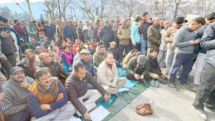 Kishtwar Observes Bandh, Massive Protest Against Targeted Attacks on Hindus in Bangladesh