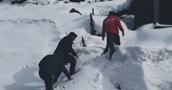 Dr. Tahir Rufayee Connects with Residents in Snow-Clad Bhaderwah Areas