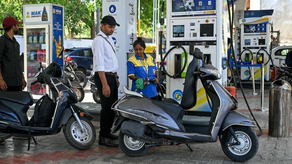 Petrol, Diesel Prices Hiked For Second Time A Week, Up 90 Paise